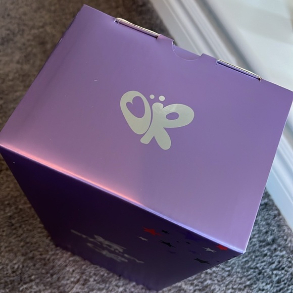 Olivia Rodrigo Stanley Cup - Picture 4 of 4